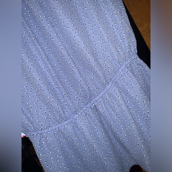 4/$10 Bundle Sale: EUC Blue Sleeveless Blouse - Picture 4 of 6